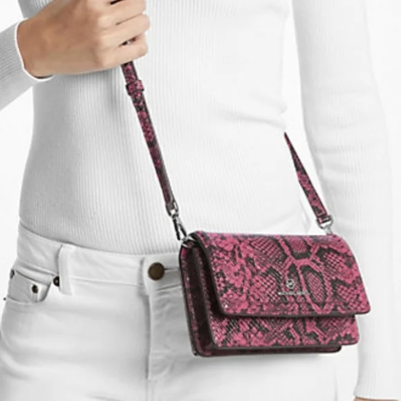 Michael Kors Jet Set Leather Smartphone Crossbody Bag - Picture 4 of 4